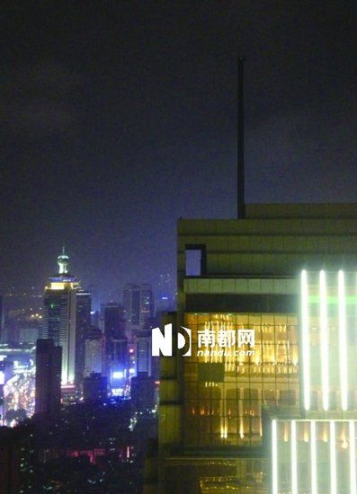 <a href=http://www.zshb029.com/shenzhen/ target=_blank class=infotextkey>深圳</a>爛尾“黃金樓”13年昨重亮燈 改名正順廣場
