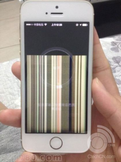土豪金iPhone5S被爆屏幕問(wèn)題 陷 花屏門(mén) 
