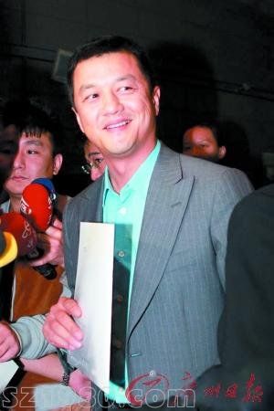 李亞鵬閉口不提婚變：已學(xué)會化關(guān)注為能量 