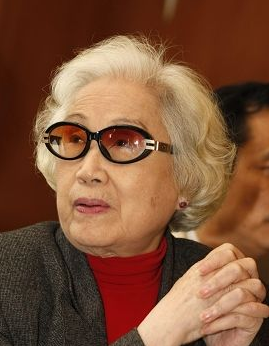 89歲粵劇大師紅線女8日突然病逝 8天前仍登臺(tái)