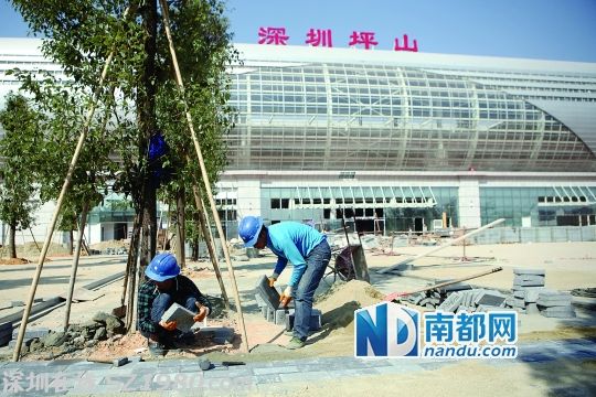 <p>    坪山站主體已基本完工。南都記者 趙炎雄 攝</p>