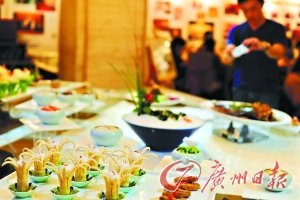 廣州各酒樓馬年年夜飯價(jià)格普降兩到四成