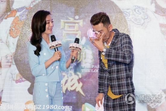 袁姍姍開啟自黑：滾出娛樂圈？ 滾滾更健康 