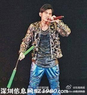 周董雙節(jié)棍被扣 機(jī)場(chǎng)安檢以為是武器網(wǎng)友:功夫片看多了(圖)