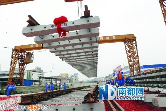 東莞軌道交通2號(hào)線(xiàn)開(kāi)始鋪軌 明年底通車(chē)