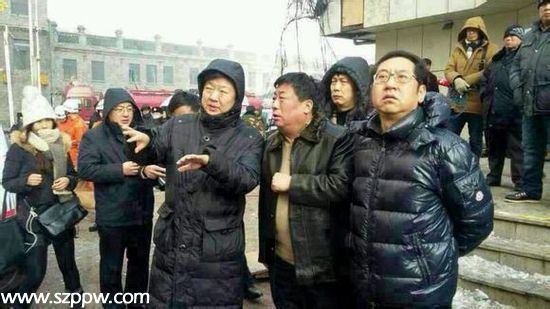 哈爾濱市委秘書長(zhǎng)回應(yīng)穿萬(wàn)元羽絨服指揮救災(zāi)(圖)