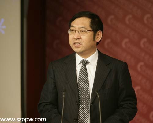 哈爾濱市委秘書長(zhǎng)回應(yīng)穿萬(wàn)元羽絨服指揮救災(zāi)(圖)