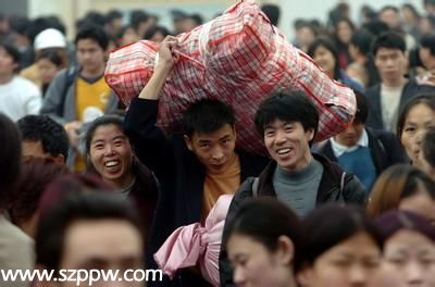 <a href=http://www.sz1980.com/shenzhen/ target=_blank class=infotextkey><a href=http://www.zshb029.com/shenzhen/ target=_blank class=infotextkey>深圳</a></a>春運下周正式開始 寶安區(qū)將送出5000張愛心火車票