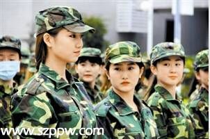 <a href=http://www.sz1980.com/shenzhen/ target=_blank class=infotextkey><a href=http://www.zshb029.com/shenzhen/ target=_blank class=infotextkey>深圳</a></a>大學(xué)首次冬季軍訓(xùn)開營(yíng)