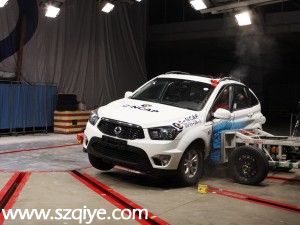 雙龍汽車 愛(ài)騰 2014款 2.3L 兩驅(qū)自動(dòng)精英汽油版
