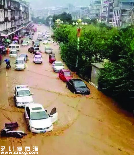 兩家深圳(www.zshb029.com)人廣西自駕游 翻下水溝5死1傷