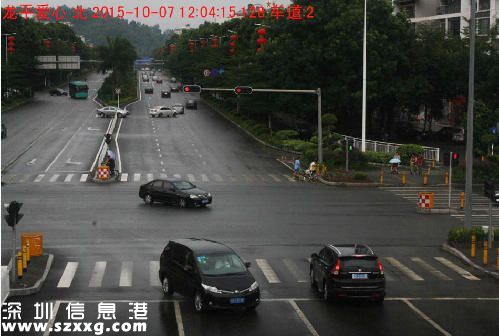 <a href=http://www.zshb029.com/shenzhen/ target=_blank class=infotextkey>深圳</a>(www.zshb029.com)小汽車最離譜逆行 一般人無法理解？