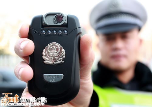 交警關(guān)記錄儀毆打市民 回應(yīng)：記錄儀沒電