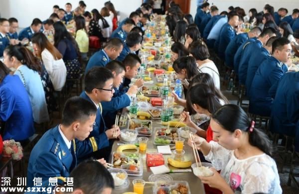 女青年進軍營相親