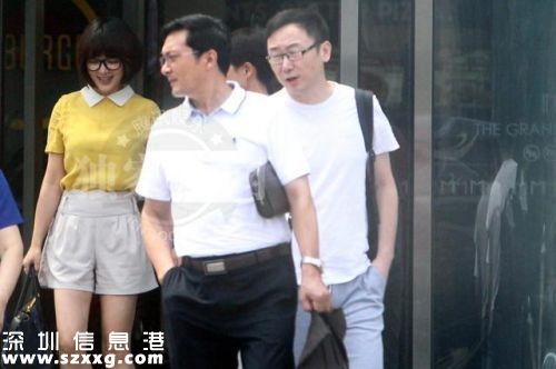 陸川結(jié)婚了，女主角是《朝聞天下》的主播，一時(shí)之間引發(fā)社會(huì)熱議。在很多人看來，這的確不可思議，畢竟二人的生活與工作，似乎沒有交集的可能性。至于籍貫，陸川是江蘇南通人，胡蝶是陜西人，這同樣沒有交叉點(diǎn)。在網(wǎng)友們驚愕之時(shí)，陸川和胡蝶還是登記結(jié)婚了。如今唯一合理的解釋是：這又是一對(duì)才子佳人式的戀愛。