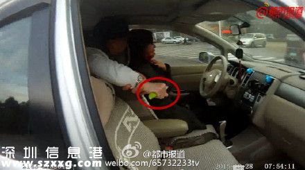 女司機開車途中遭后座女子割喉 