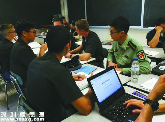 西點(diǎn)軍校采取的是小班教學(xué)，人數(shù)控制在15人左右。