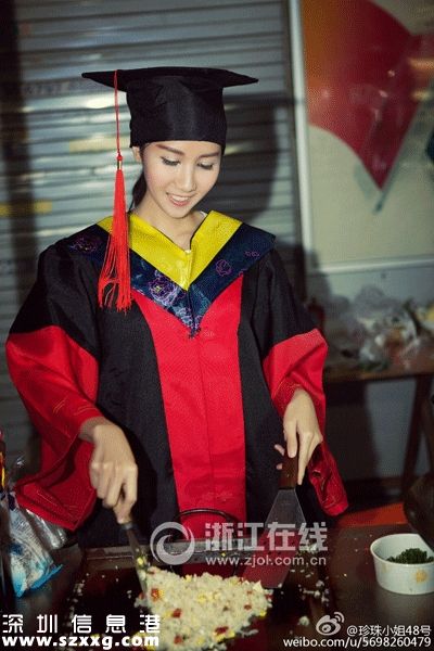 “美女博士”街頭賣炒飯引熱議 浙大回應(組圖)