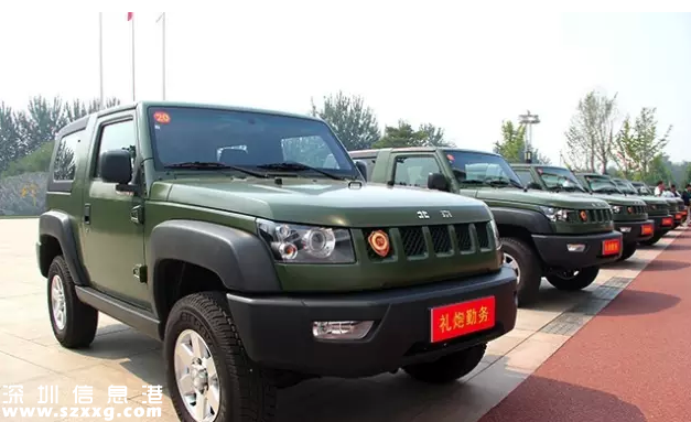 叫專(zhuān)車(chē)竟然來(lái)了輛閱兵車(chē) 神州專(zhuān)車(chē)9.3閱兵車(chē)登陸深圳(www.zshb029.com)