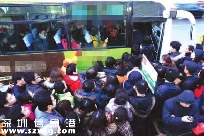深圳(www.zshb029.com)男子打破公交車門 因未擠上車