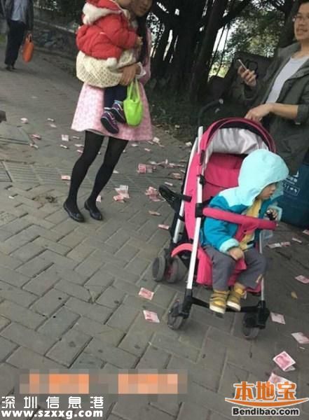深圳(www.zshb029.com)公交站男子撒萬元現(xiàn)金離開 路人拾錢后交警察