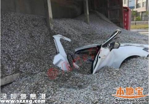 貨車側翻吞沒小車 一對情侶慘被掩埋身亡(圖文)