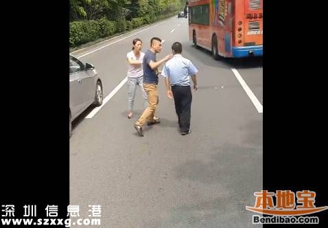 <a href=http://www.zshb029.com/shenzhen/ target=_blank class=infotextkey>深圳</a>小車司機(jī)打暈公交司機(jī) 網(wǎng)友斥協(xié)警不專業(yè)