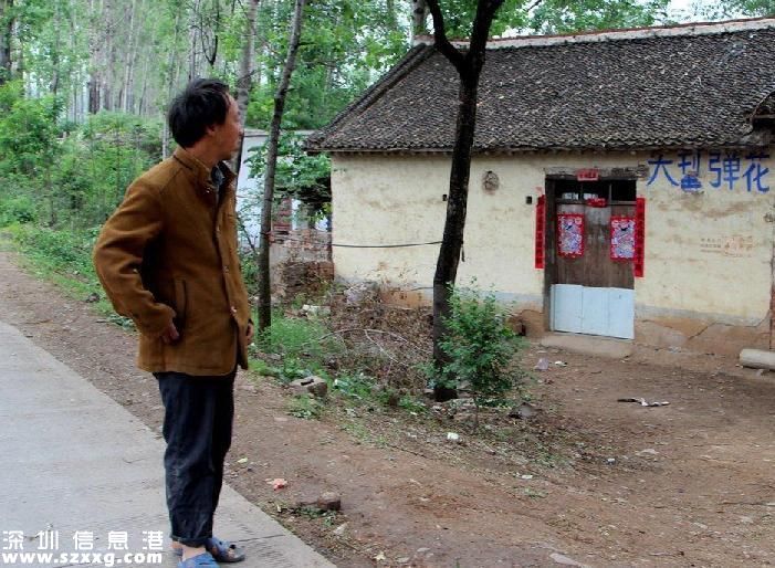 兄妹倆被拴豬圈邊 腦癱兄妹無(wú)錢(qián)治病好心塞(圖)