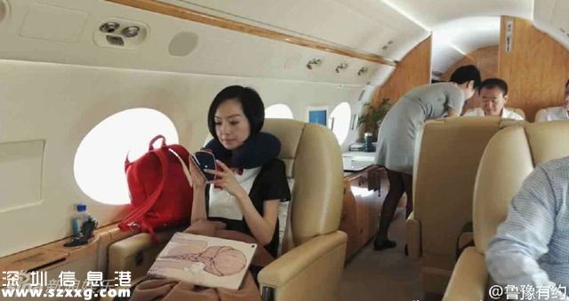 王健林直播斗地主 私人飛機機內(nèi)場景曝光(組圖)