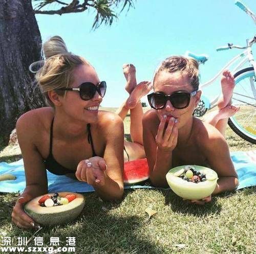 30歲辣媽生育6個孩子 追逐夢想成當(dāng)紅模特