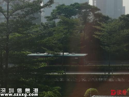<a href=http://www.zshb029.com/shenzhen/ target=_blank class=infotextkey>深圳</a>公交車冒煙要自燃？是剎車片摩擦產(chǎn)生的煙霧