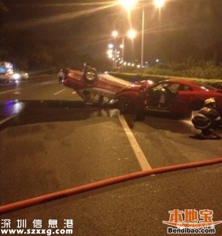 深圳百萬(wàn)跑車撞成廢鐵 司機(jī)回家睡覺