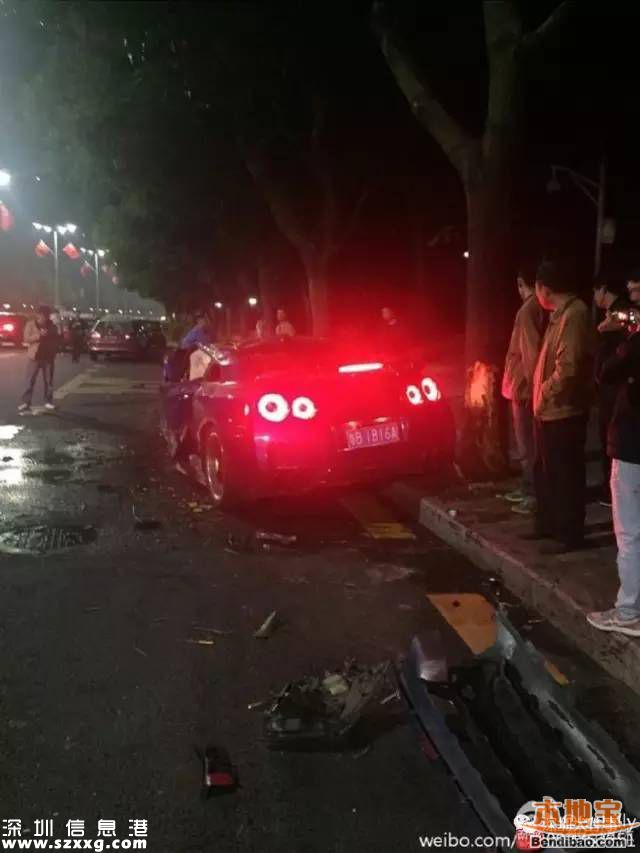 深圳百萬(wàn)跑車撞成廢鐵 司機(jī)回家睡覺