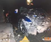 深圳百萬(wàn)跑車撞成廢鐵 司機(jī)回家睡覺