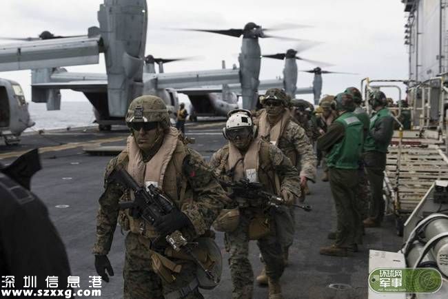 真會(huì)玩！美軍乘軍艦東海上打高爾夫(組圖)