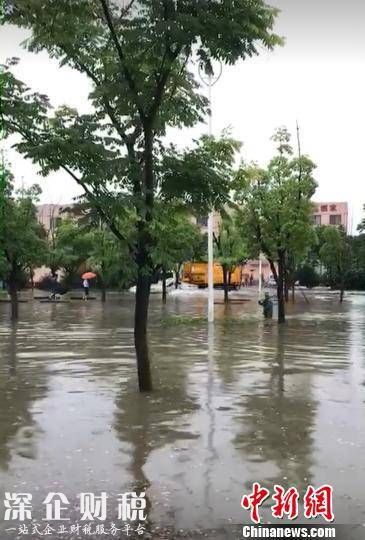 一場(chǎng)大雨，南京部分城區(qū)又見“碧波蕩漾”　城管供圖