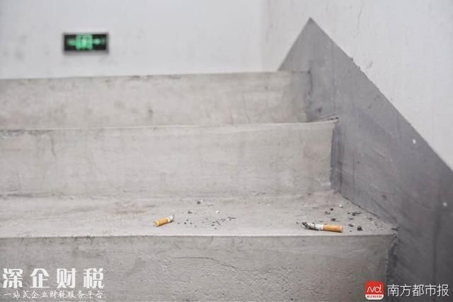 深圳寫字樓里的陽臺(tái)和個(gè)人辦公室都得禁煙！