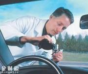 買二手車豪華車，新手買車看里程表，高手卻看車玻璃！