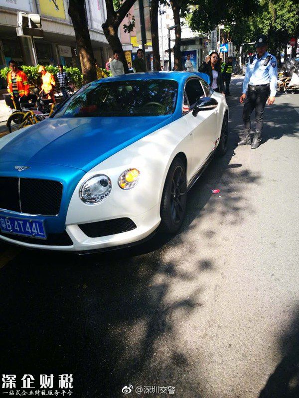 深圳一價(jià)值200萬賓利被網(wǎng)友嘲笑：像電動(dòng)出租車